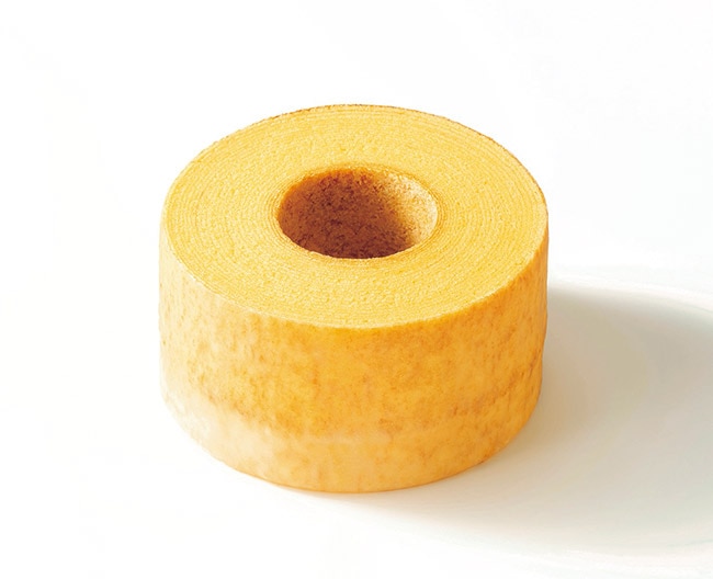 治一郎のバウムクーヘン(高さ約8cm、直径約14.5cm)