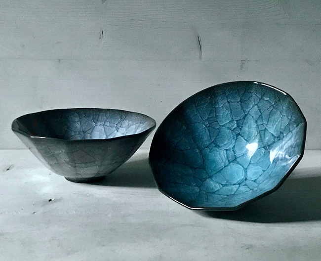 横浜高島屋〈鈴木 隆 作陶展〉｜青瓷・みかん灰釉のうつわが並ぶ6日間（7/22-27）