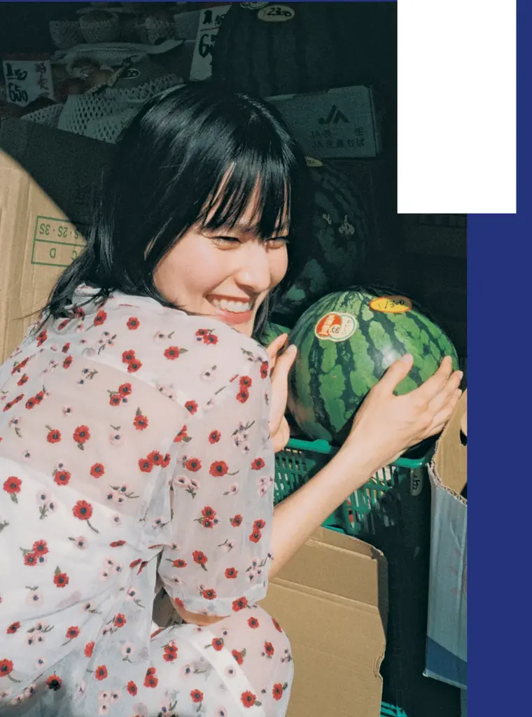 橋本愛20代ラスト写真集表紙・裏表紙&タイトルを解禁！　20代最後の1年間を切り取った、四季折々の多彩な表情 画像 2