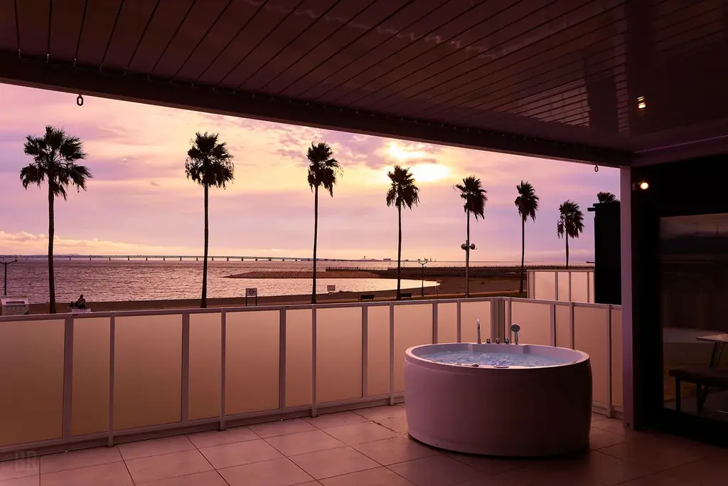 【新プラン登場】焚き火×ライトアップが映える冬の絶景グランピング。大阪・貝塚市「日本の夕陽百選」を望む “うみテラス二色の浜” で過ごす特別な海辺ステイ 画像 15