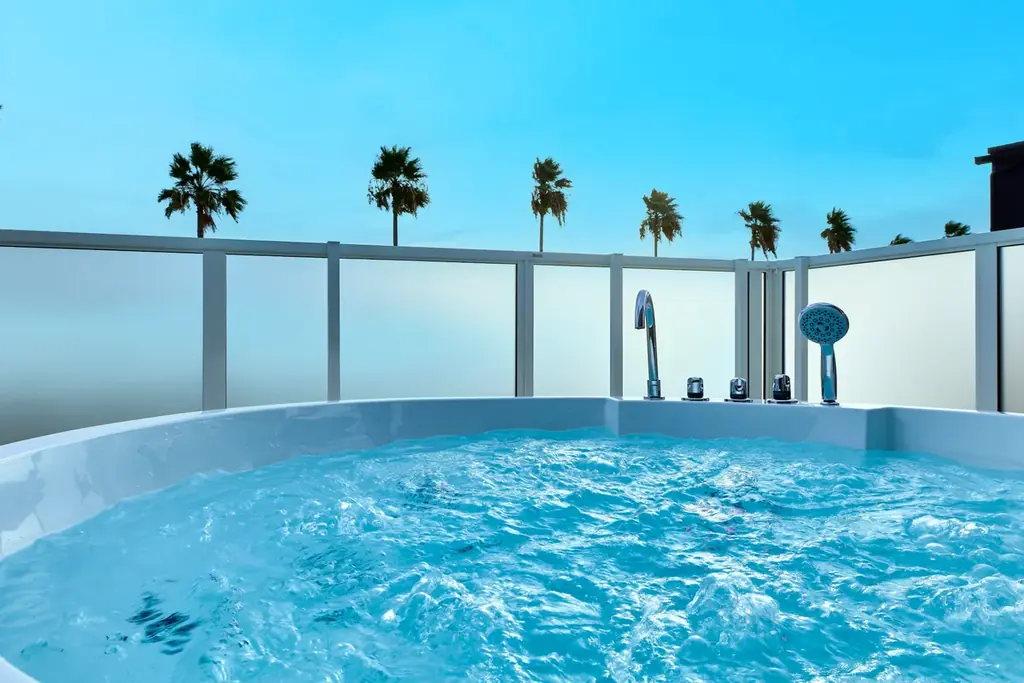 【新プラン登場】焚き火×ライトアップが映える冬の絶景グランピング。大阪・貝塚市「日本の夕陽百選」を望む “うみテラス二色の浜” で過ごす特別な海辺ステイ 画像 9