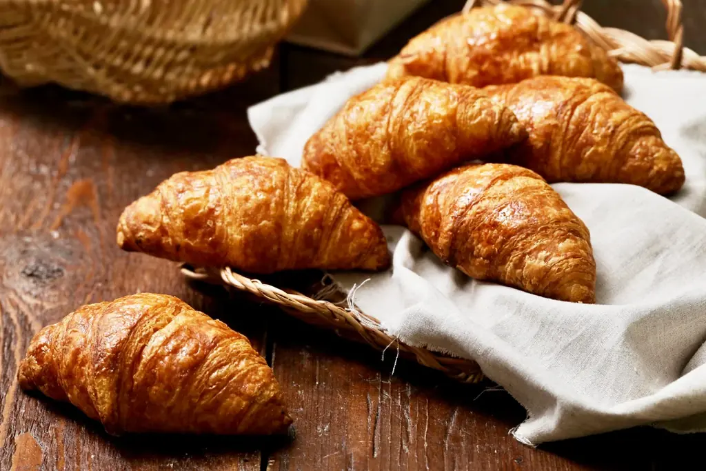 【東京都世田谷区に初出店】ヴィンテージ調で温かみのある新デザイン！用賀駅前に「ハートブレッドアンティーク 用賀店」が新規オープン！店舗限定ごろっとりんご×カスタードクリームを楽しめるキューブパンも発売 画像 10