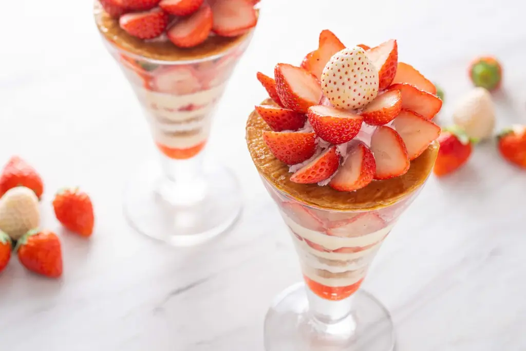 キャピトル苺フェア開始