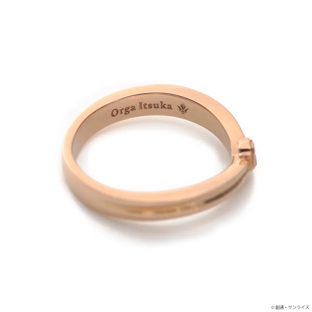 『機動戦士ガンダム 鉄血のオルフェンズ』と、ジュエリーブランド「THE KISS」とのコラボによる、三日月とオルガをモチーフにしたシルバーリング商品が登場!! 画像 10