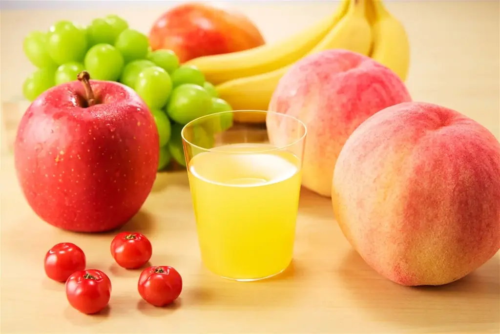 1月20日発売　カゴメ春限定 白桃＆アセロラ100％果実