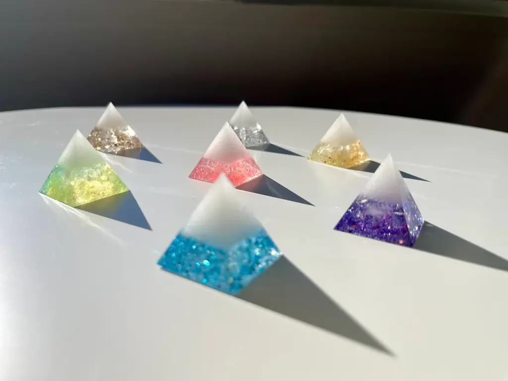 太宰府天満宮の〈願塩〉を使用した特別仕様　占い師イソラ監修・新年限定の盛り塩お守り「Sora Salt – GOLD LIGHT EDITION」発売 画像 5