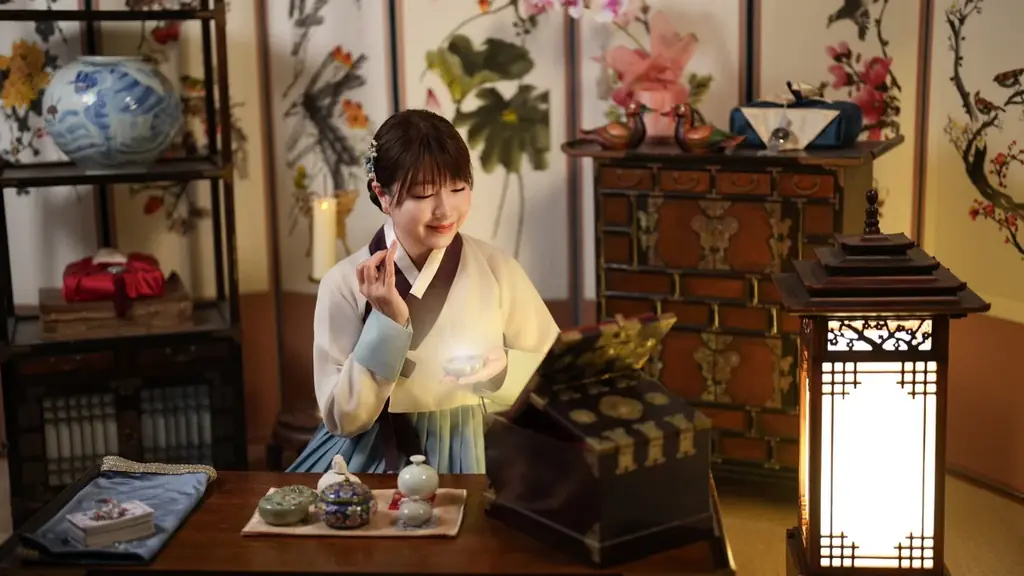 太宰府天満宮の〈願塩〉を使用した特別仕様　占い師イソラ監修・新年限定の盛り塩お守り「Sora Salt – GOLD LIGHT EDITION」発売 画像 6