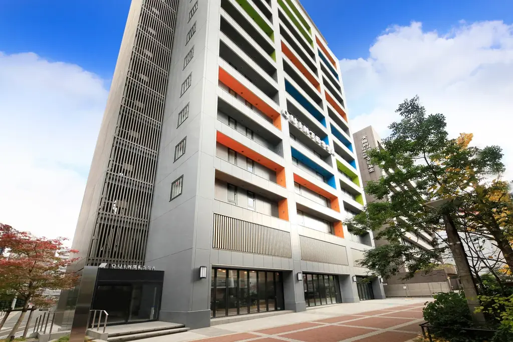 阪急大阪梅田駅より徒歩7分！滞在中約10,000冊のMANGA読み放題『クインテッサホテル大阪梅田 Comic&Books』が12月23日（火）リブランドオープン 画像 2