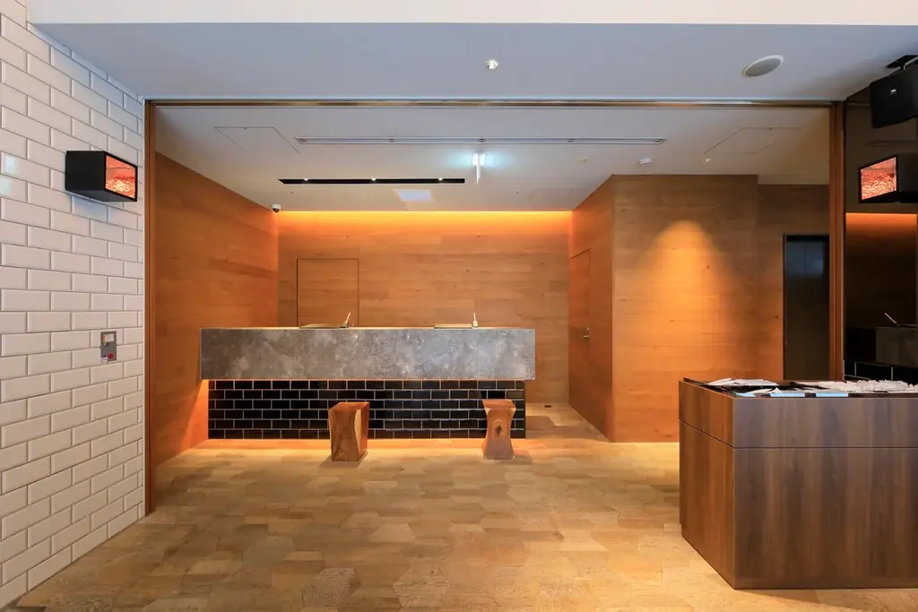 阪急大阪梅田駅より徒歩7分！滞在中約10,000冊のMANGA読み放題『クインテッサホテル大阪梅田 Comic&Books』が12月23日（火）リブランドオープン 画像 3