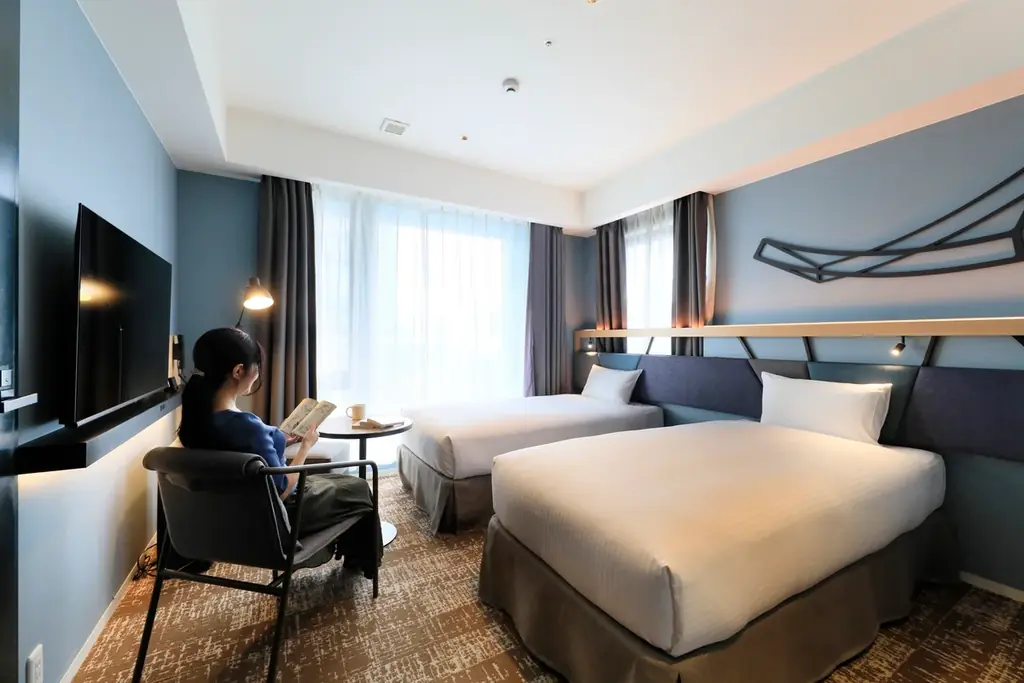 阪急大阪梅田駅より徒歩7分！滞在中約10,000冊のMANGA読み放題『クインテッサホテル大阪梅田 Comic&Books』が12月23日（火）リブランドオープン 画像 4