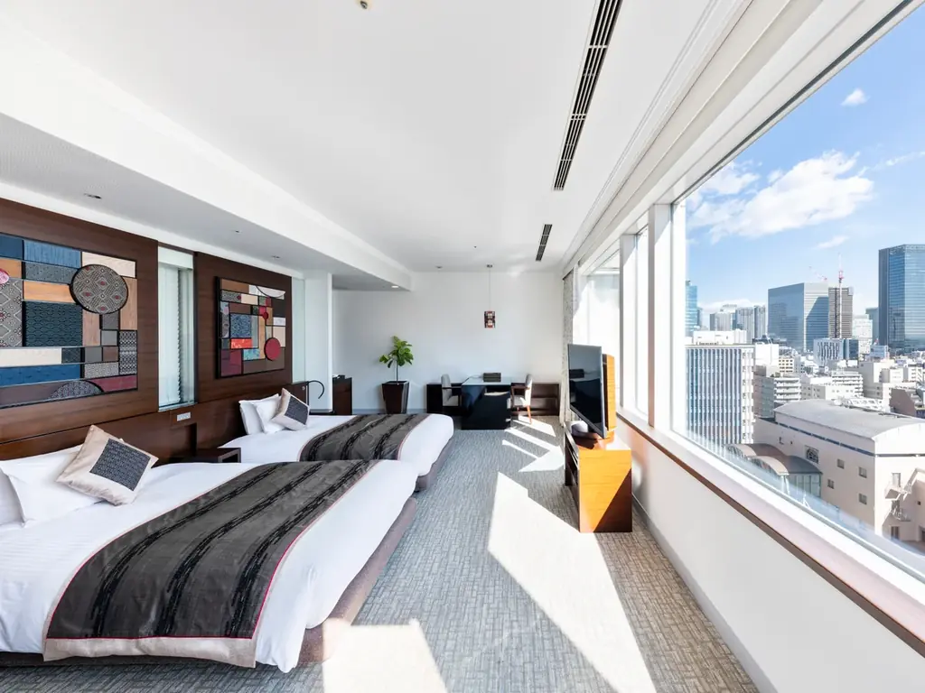 季節限定パフェシリーズより、冬の新作が登場 濃厚バスクチーズケーキ×苺を味わう「苺とバスクチーズケーキのパフェ」 画像 3