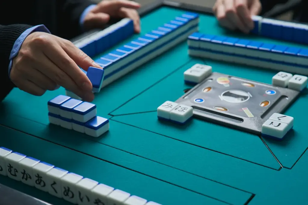 【新発売】前作は9時間で完売した麻雀風ゲーム「ひらがじゃん」の新作！自動雀卓でも使用できる「プロ版」がMakuakeで登場！ 画像 3