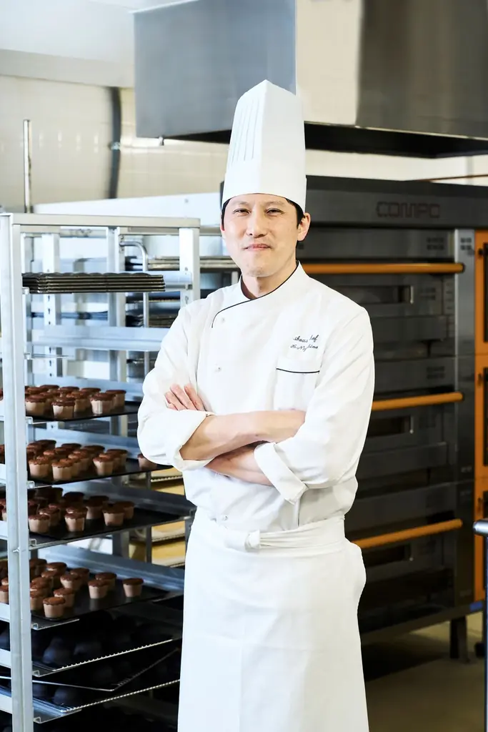 まろやかなバターが香る人気のアップルパイが“東京ドーム型”ホールケーキとして定番商品に！2026年1月1日(祝・木)より販売開始 画像 2