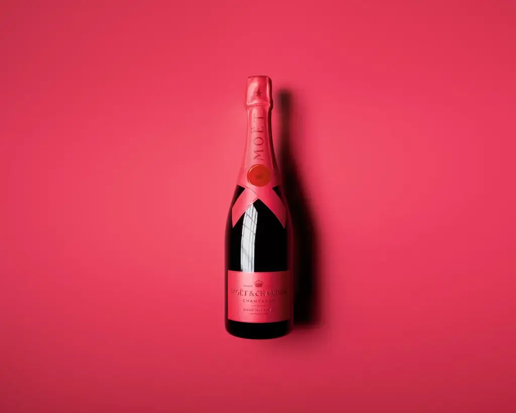 モエ・エ・シャンドン フレンズ オブ ザ ハウス 山下智久さんの楽しみ方を公開！「赤」に染まったモエ・エ・シャンドン ホリデーシーズン限定商品 “SHARE THE LOVE” コレクション 画像 13