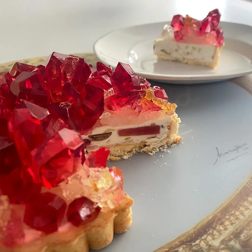 ”まるで鉱物”1月の誕生石ガーネットが輝くアイスタルトを12月25日正午より20台の限定販売開始 画像 5