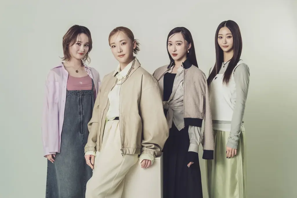 CONVERSE TOKYOが宝塚歌劇星組公演チケットプレゼントキャンペーンを実施中。宝塚歌劇団OGの4名を迎えたスペシャルビジュアルを公開！キャンペーンを記念したスペシャルシューズの受注発売も。 画像 1