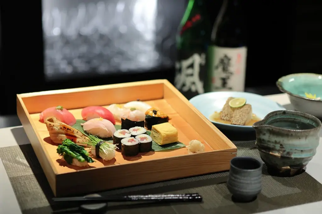 ヒルトン名古屋『源氏』が1/6再開　寿司ランチを平日提供