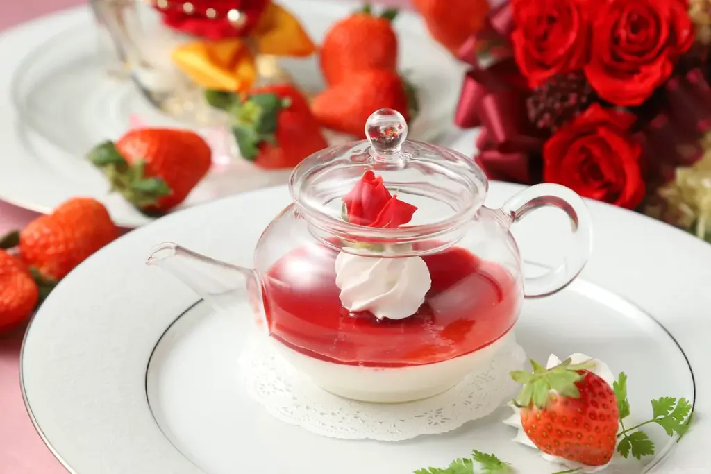 童話の世界で味わう、甘く華やかな冬の余韻。「美女と野獣の苺フェア2026」開催 画像 4