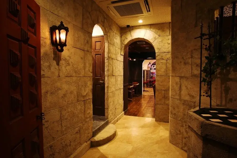 童話の世界で味わう、甘く華やかな冬の余韻。「美女と野獣の苺フェア2026」開催 画像 8