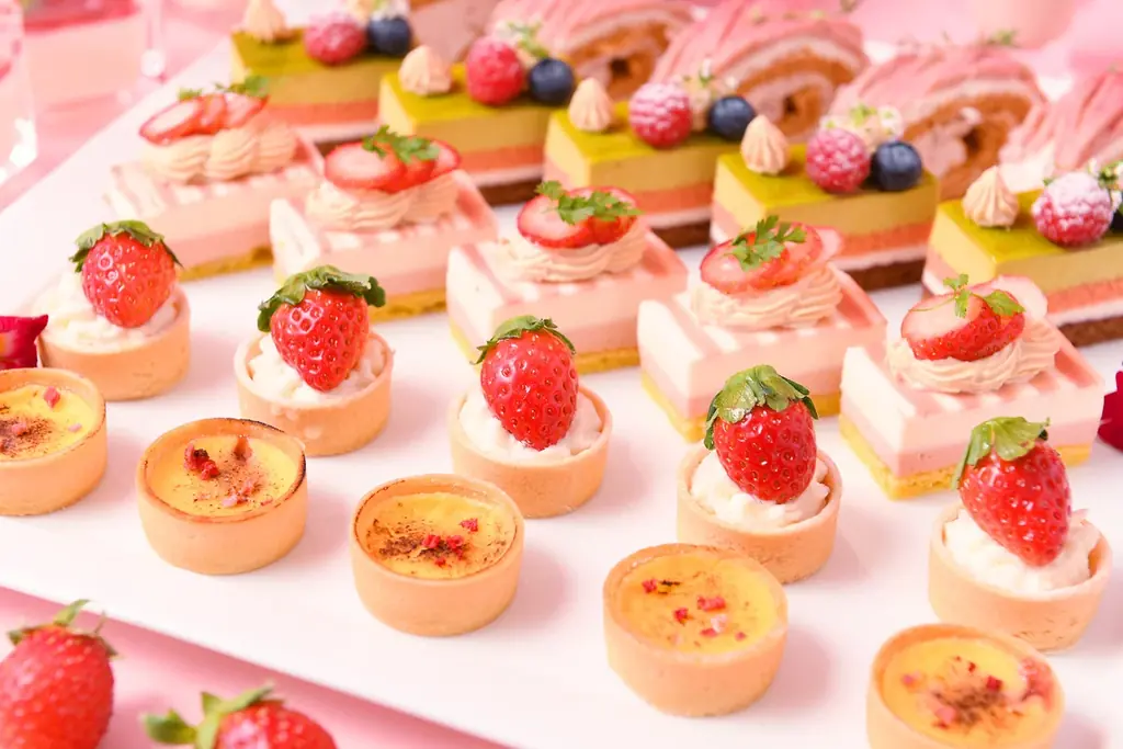 “イチゴを着て行く”フェア「Very Berry Strawberry」開催｜ホテルプラザ神戸 画像 3