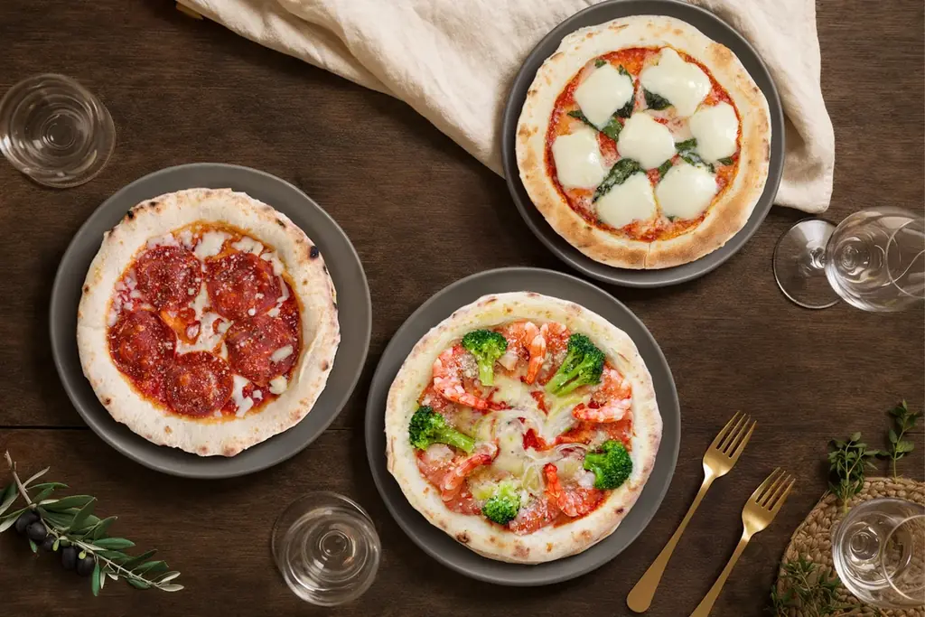 【年内発送】 年末のパーティ・帰省の食卓に！金沢の本格冷凍ピザ「モリナポ」が「2025特急便セット」の駆け込み受付を開始 画像 1