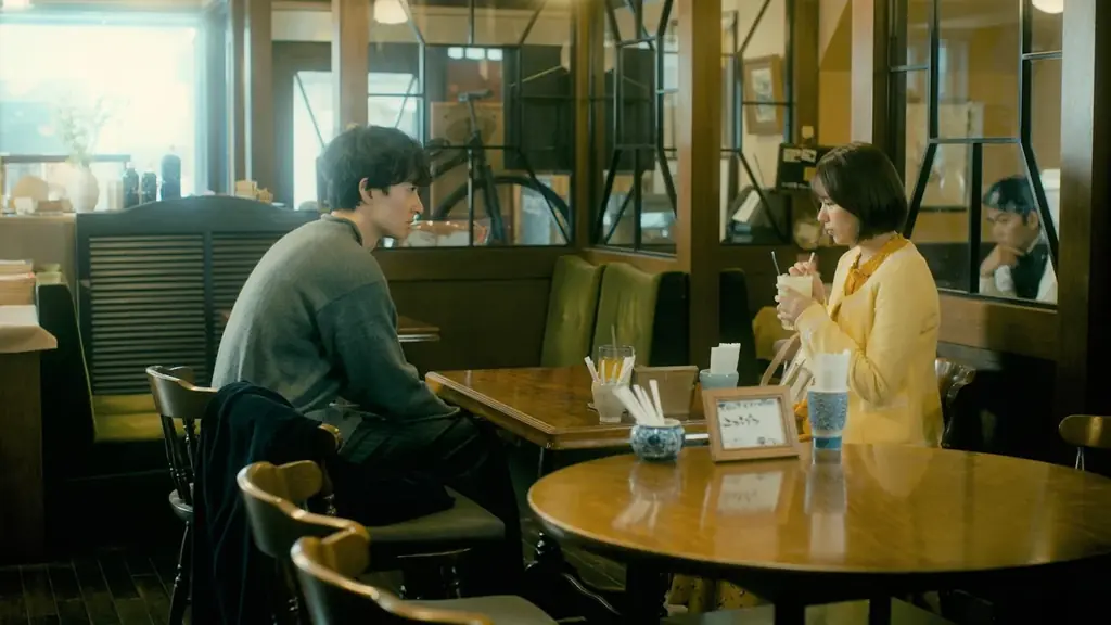 【追加解禁】中毒性ショートドラマ「パレード界隈」あす深夜放送開始！全8話の場面写真と第1話＆第2話のあらすじを公開！ タイトルロゴステッカーが当たるSNSキャンペーンも実施します！ 画像 5