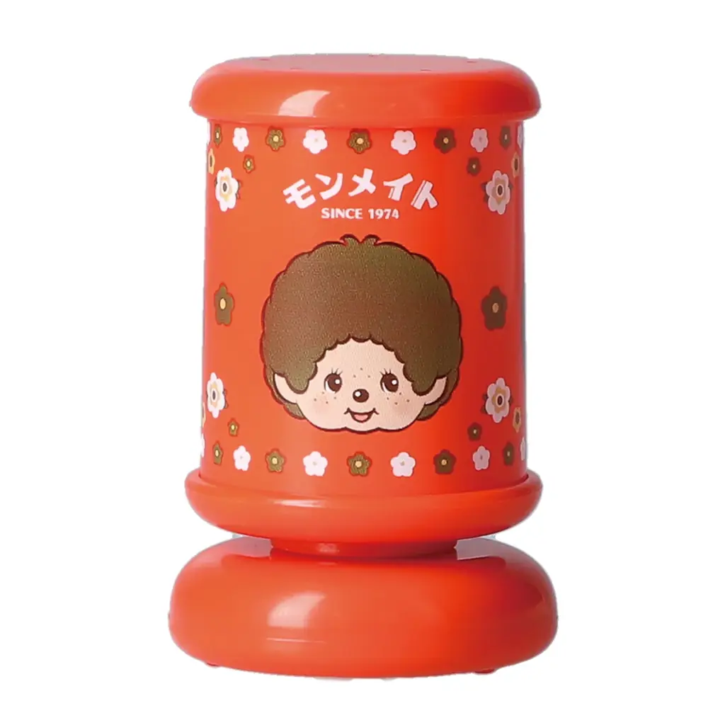 1974年の発売より爆発的ブームを生んだ人気者『モンチッチ』デザインのカプセルトイ2種が、2025年12月中旬より全国のカプセルトイ自販機にて順次発売！ 画像 3