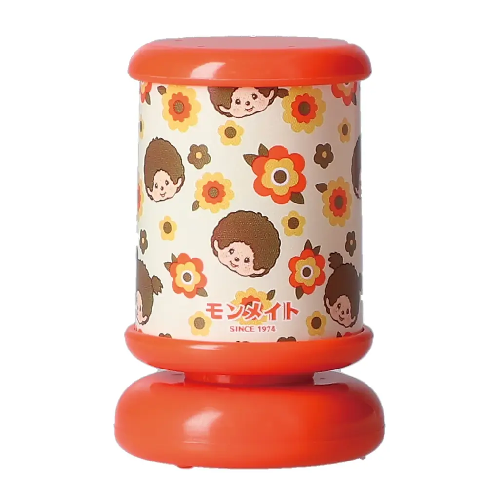 1974年の発売より爆発的ブームを生んだ人気者『モンチッチ』デザインのカプセルトイ2種が、2025年12月中旬より全国のカプセルトイ自販機にて順次発売！ 画像 7