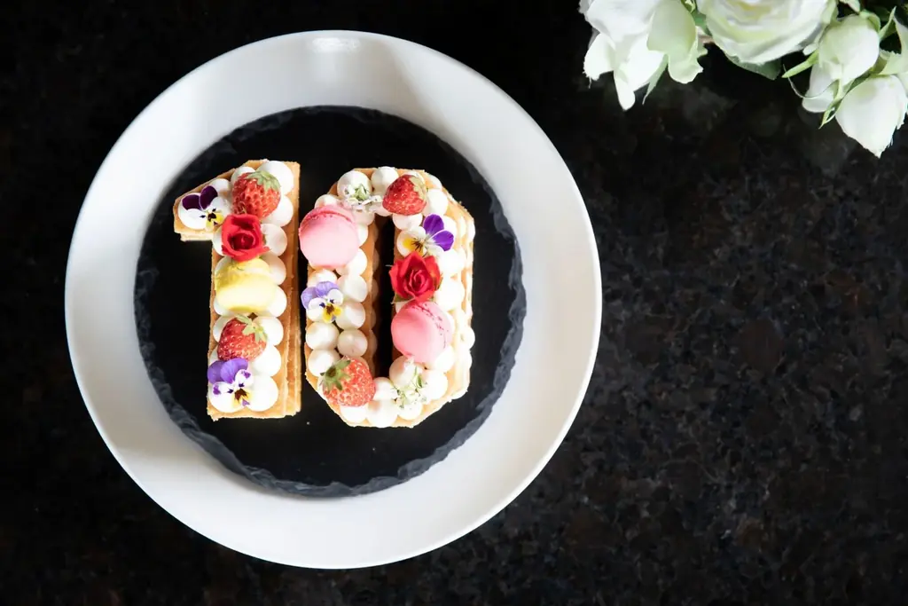 【名古屋】＜開業10周年記念＞料理長厳選の旬の食材と心のこもったおもてなし。高く上がる炎やドライアイスの幻想的な演出で特別な1日に！『初春の特別コース～シェフからのおもてなし～』販売 画像 11