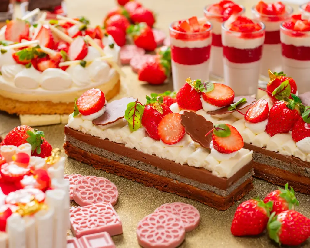 【シェラトングランドホテル広島】〜甘酸っぱい苺と濃厚チョコレートが織りなす、ご褒美スイーツの競演〜スイーツブッフェ「ストロベリー with チョコレート」開催 画像 3