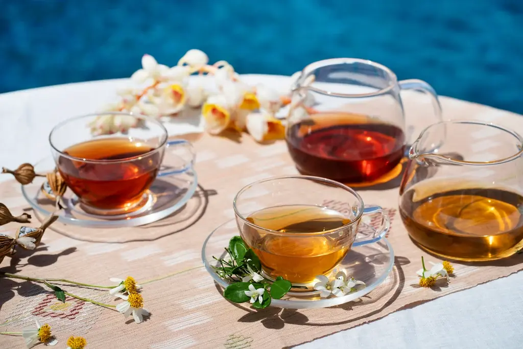 【星のや沖縄】琉球のおもてなしを現代に昇華。海と春の花々の香りに包まれた、プールサイドでの優雅な時間を楽しむ「海風アフタヌーンティー」今年も提供 画像 3