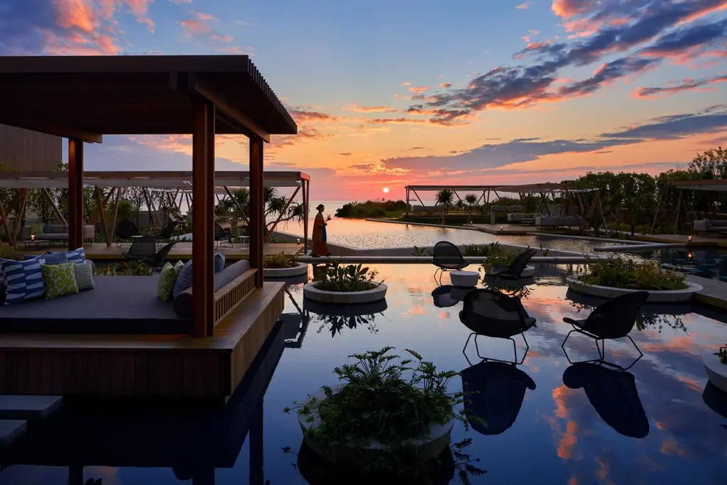 【星のや沖縄】琉球のおもてなしを現代に昇華。海と春の花々の香りに包まれた、プールサイドでの優雅な時間を楽しむ「海風アフタヌーンティー」今年も提供 画像 6