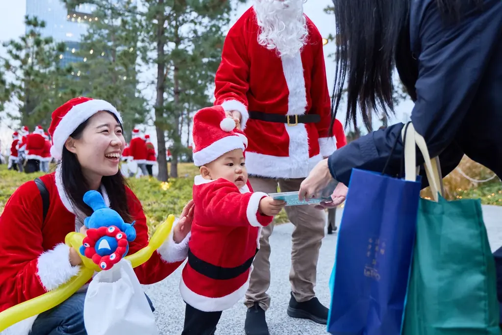 グランフロント大阪・グラングリーン大阪共同開催「Grand Santa Parade（グラン サンタ パレード） in UMEKITA 2025」 画像 3