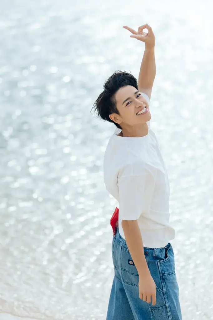 ミュージカル「忍たま乱太郎」で話題の俳優・湯本健一、初となる写真集の発売決定！“大人の色気”を解放し、表現者としての新境地を披露 画像 4