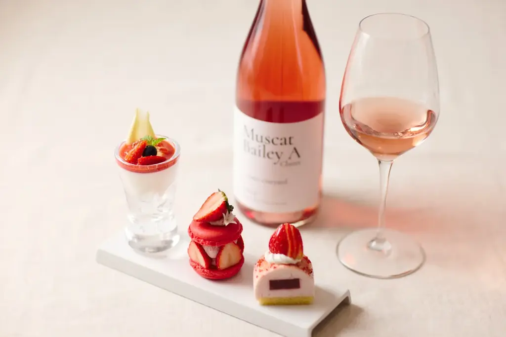 【リゾナーレ八ヶ岳】ロゼワインの色彩で染まる街並みで苺とロゼワインのマリアージュを堪能する「八ヶ岳ロゼワインストリート2026」開催 画像 3