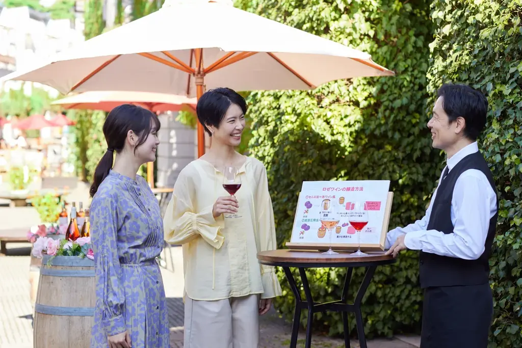 【リゾナーレ八ヶ岳】ロゼワインの色彩で染まる街並みで苺とロゼワインのマリアージュを堪能する「八ヶ岳ロゼワインストリート2026」開催 画像 5