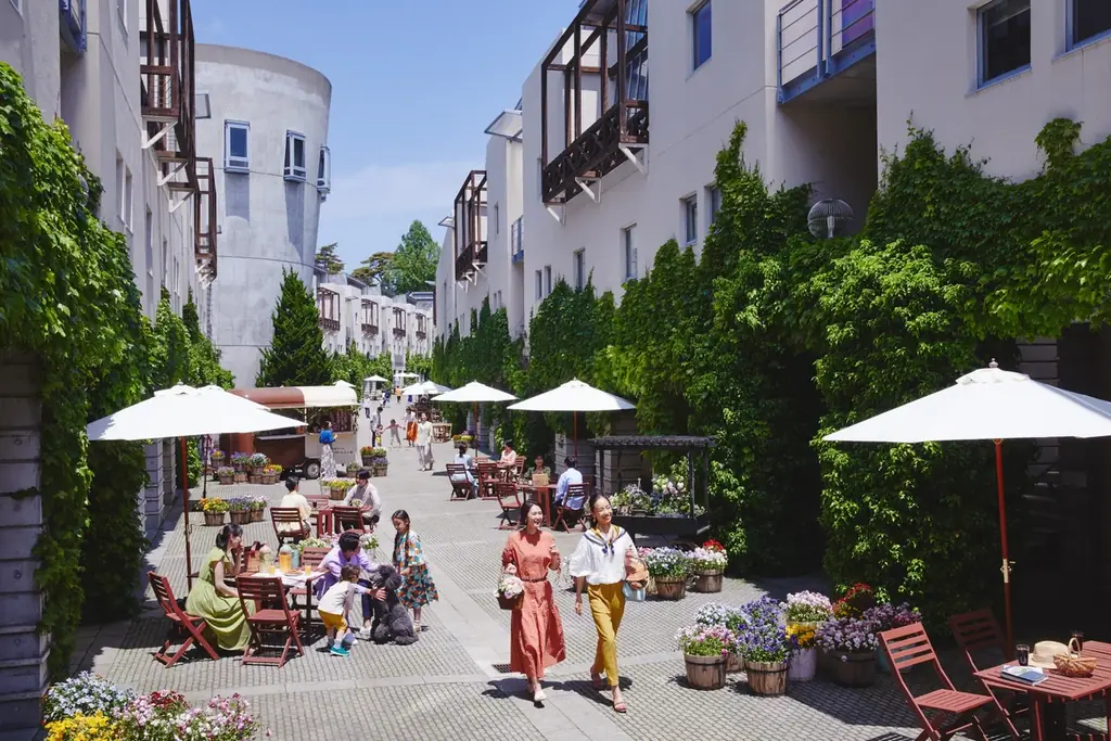 【リゾナーレ八ヶ岳】ロゼワインの色彩で染まる街並みで苺とロゼワインのマリアージュを堪能する「八ヶ岳ロゼワインストリート2026」開催 画像 6