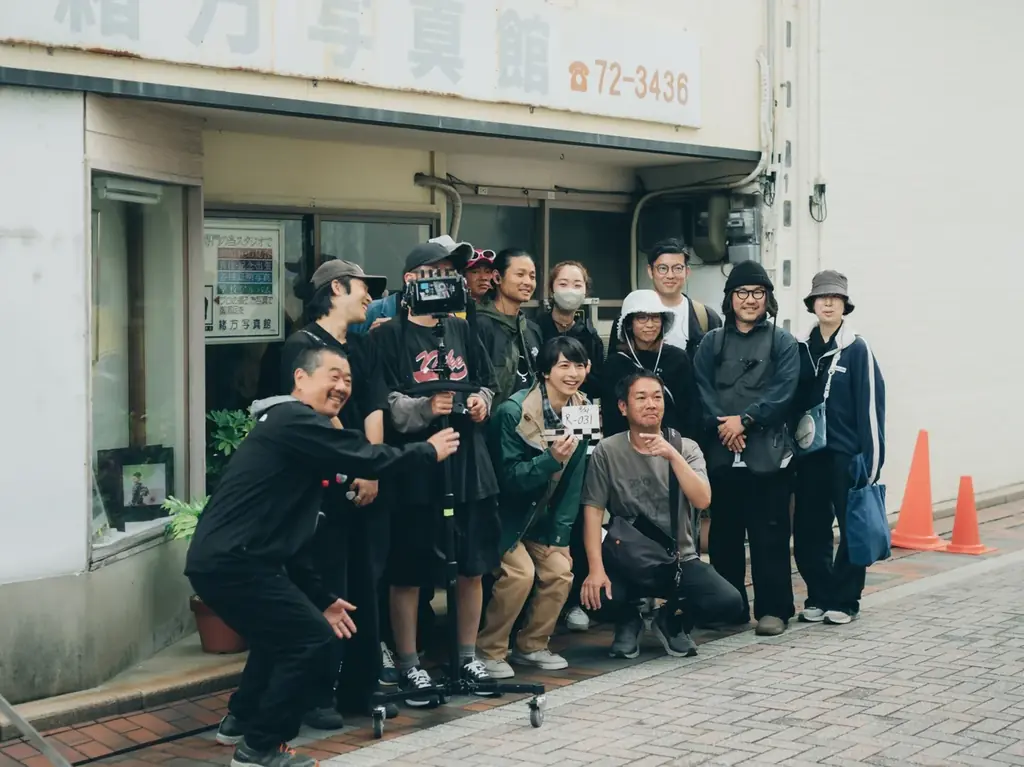 作家・原作・ロケ地すべて佐賀！高杉真宙主演 1月9日公開 映画『架空の犬と噓をつく猫』佐賀で満員の凱旋プレミアイベントを開催！公開日より劇中で登場したバス停を限定設置！ 画像 11