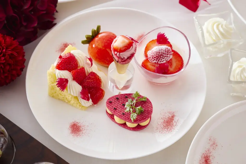 【ホテル日航大阪】「苺アフタヌーンティーセット WINTERバージョン」を1月5日より提供 画像 2