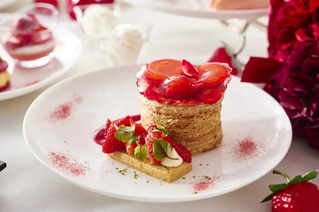 【ホテル日航大阪】「苺アフタヌーンティーセット WINTERバージョン」を1月5日より提供 画像 3