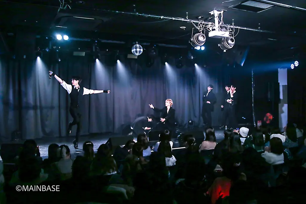 韓国グループ：D-ONE　クリスマスイブ公演で立ち見続出熱狂ステージ！勢いはこのままに2025年ラストは12月28日。2026年幕開けは1月3日から！ 画像 2