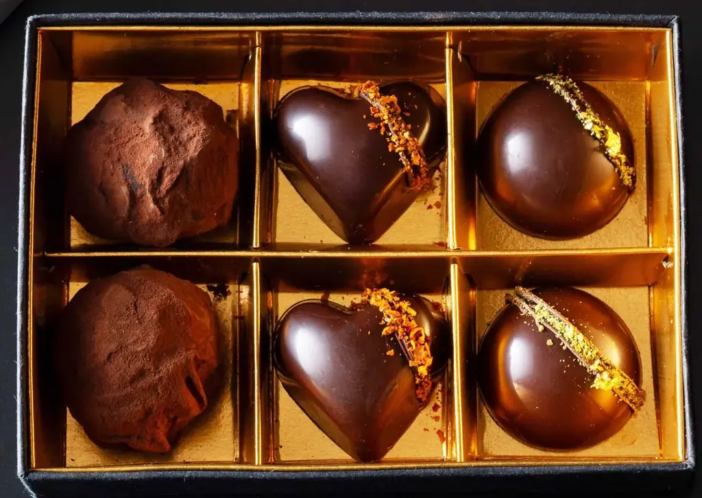 【横浜ベイホテル東急】数量限定の甘い贈り物「王道か、刺激か」 “2つのショコラ”で楽しむバレンタイン 画像 5