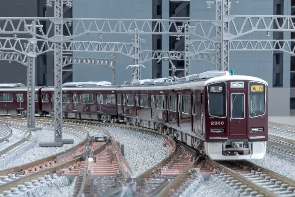 12/26発売｜トミックス初の阪急新2000系を忠実再現