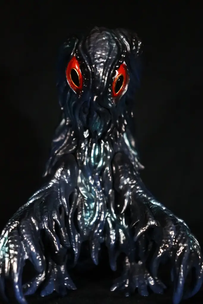 CCPJAPANの送る新たなレトロソフビシリーズ『ミドルサイズシリーズ ゴジラCREATION』が始動！第1弾として、造形作家「Yoshi.」氏のデザインした「ヘドラ」が2種で登場！ 画像 3
