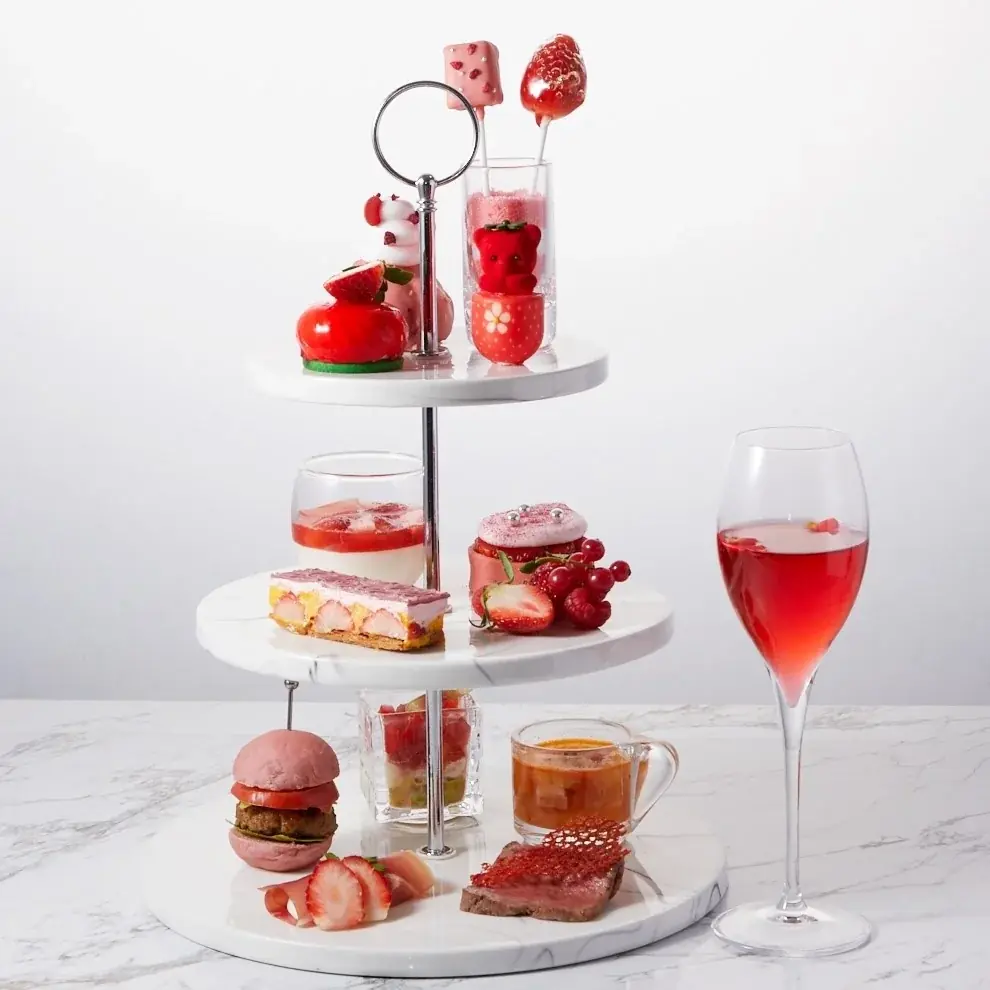 苺が彩る、可憐で華やかな冬のティータイム「LOUANGE TOKYO STRAWBERRY FAIR 2025-2026」 画像 2