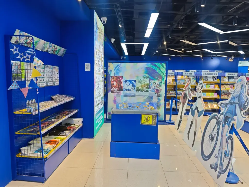 灯白社、大人気ゲーム『STEINS;GATE』15周年記念POPUP企画展グローバル展開が進行中　海外会場写真公開＆台湾日程決定！ 画像 3