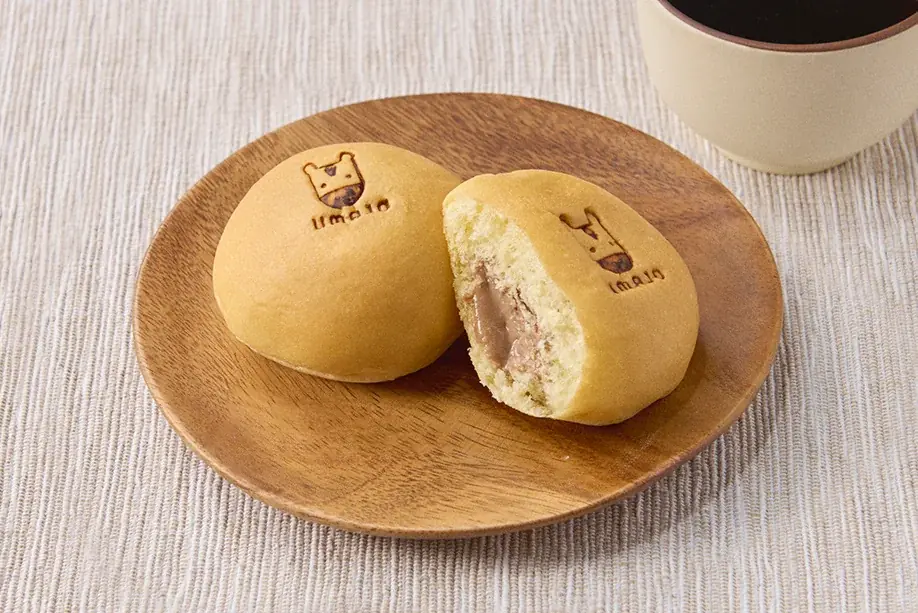 【八天堂×UMAJO】JRAとのコラボ再び！「UMAJOくりーむパン」おウマの焼印を施してJRAの競馬場で1月4日（日）から発売 画像 1