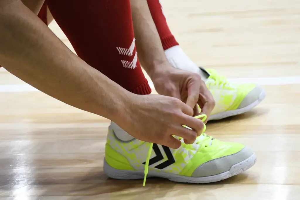 ヒュンメル×清水和也、「クッション性がアップしたコラボフットサルシューズに新色登場！」 画像 5