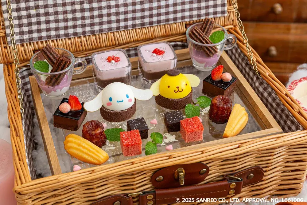 サンリオキャラクターズ ガーデンカフェから、冬季限定メニューが登場！選べるアフタヌーンティーや韓国風ワッフル、ショコラとベリーのハニトーなどを展開。 画像 3