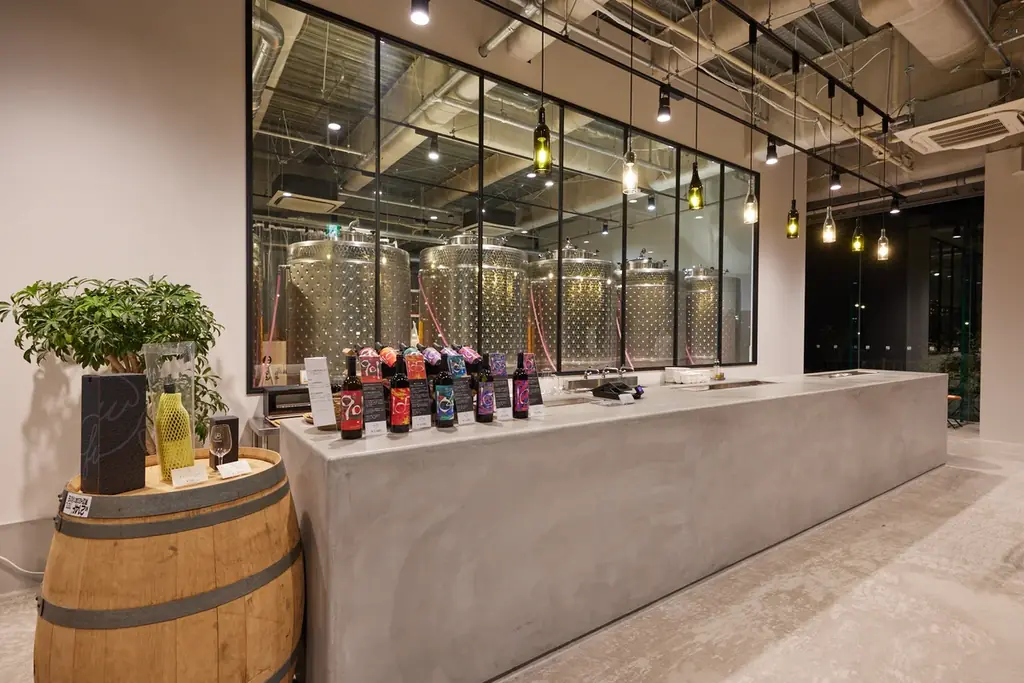 「お祝いワイン1杯プレゼント」新20歳成人を祝福するイベントを都市型ワイナリー「f winery」が“成人の日”2026年1月12日（月・祝）に開催 画像 11